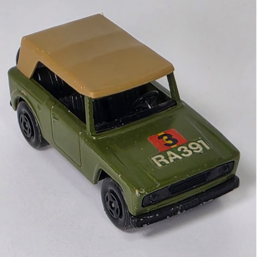 Vintage 1969 Matchbox Lesney Superfast No 18 Field Car England MISSING HITCH